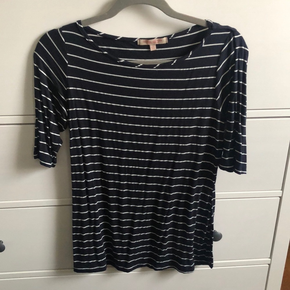 Navy and white striped shirt sleeve shirt